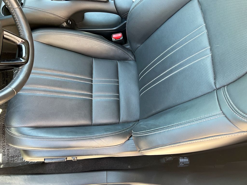 Used 2024 Black Honda EX-L image 19