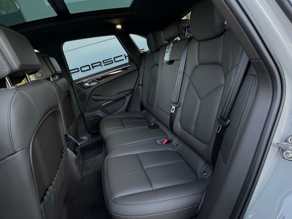 Used 2026  Porsche  image 50
