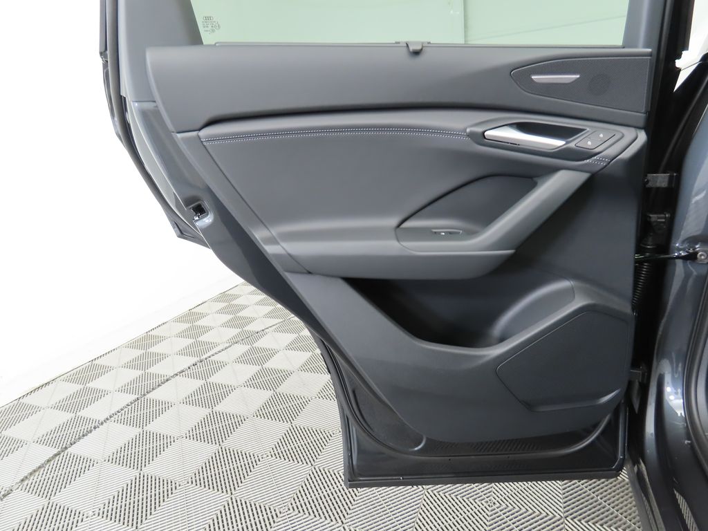 2025 Audi Q6 e-tron Premium 27