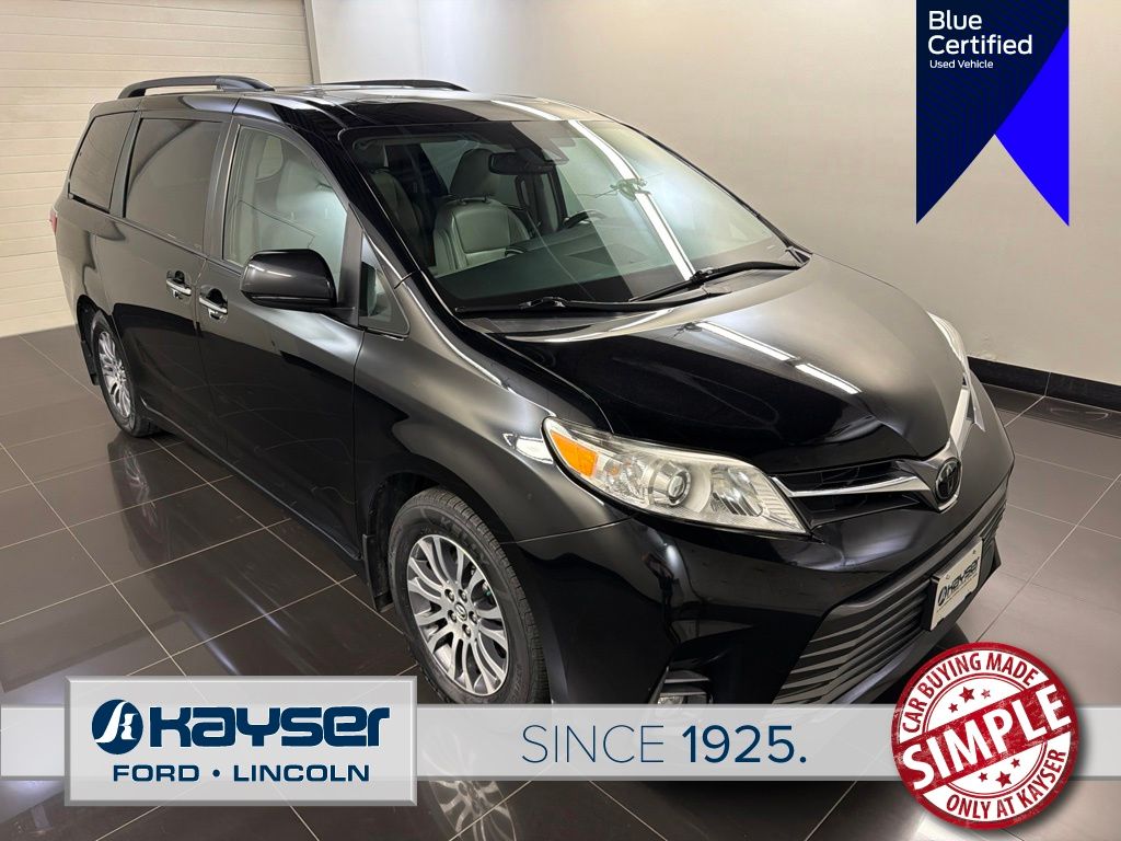 2020 Toyota Sienna XLE Premium V6 8-Passenger FWD's photo