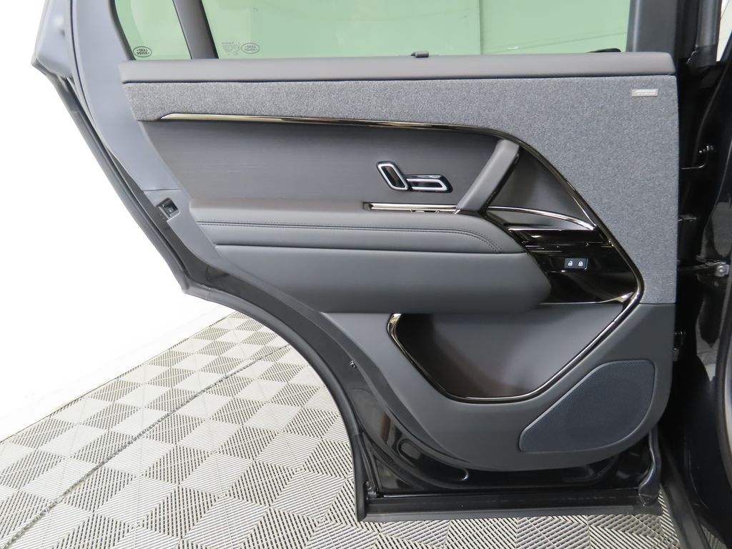 Thumbnail: 2025 Land Rover Range Rover Sport - 27