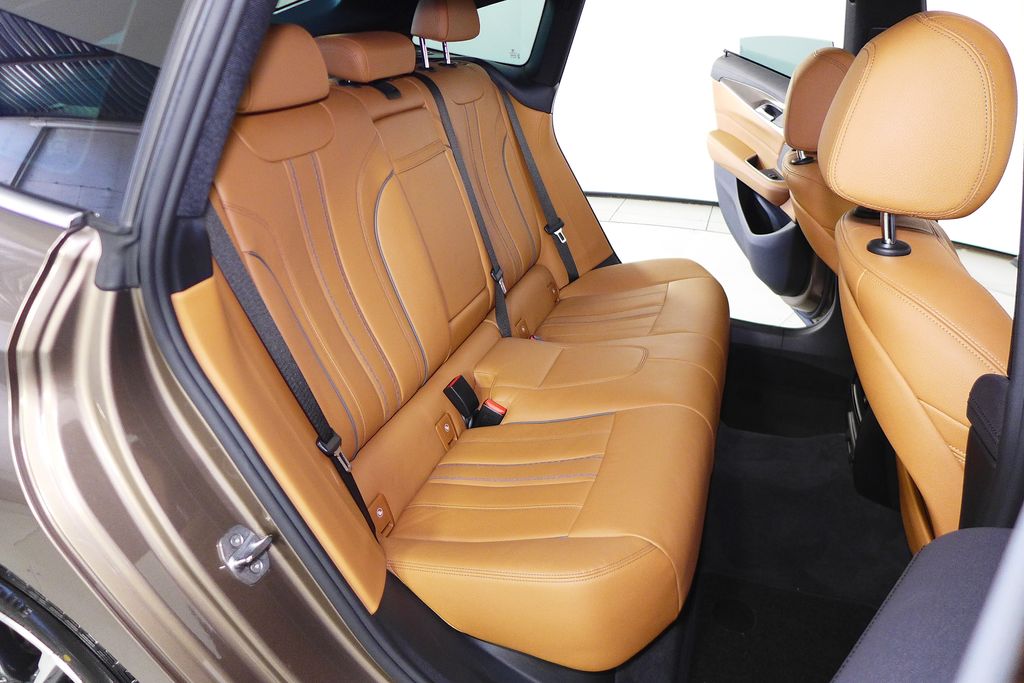 Thumbnail: 2019 BMW 6 Series - 21