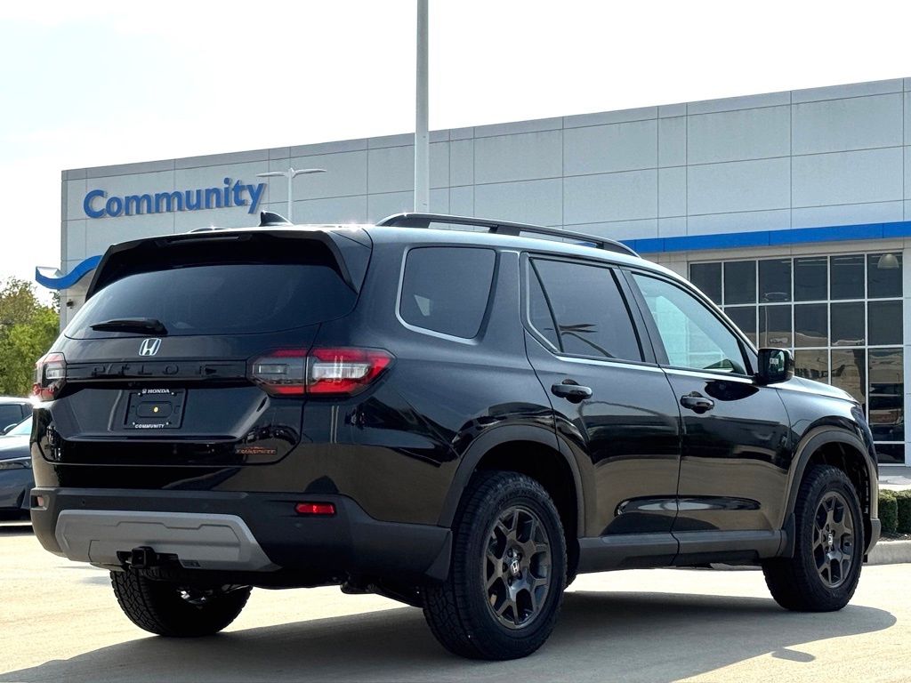 2025 Honda Pilot TrailSport Black at Community Honda
