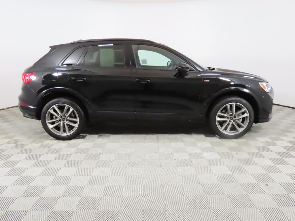 Thumbnail: 2025 Audi Q3 - 6