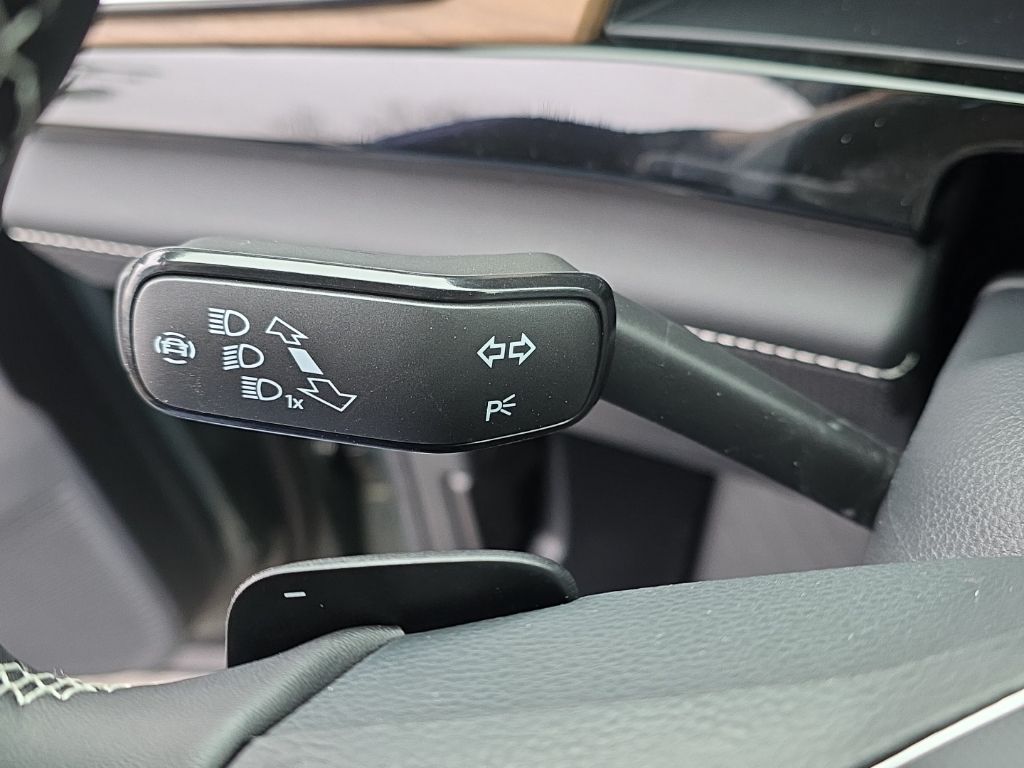 2026 Volkswagen Atlas 2.0T SE w/Technology Green at Sutliff Volkswagen