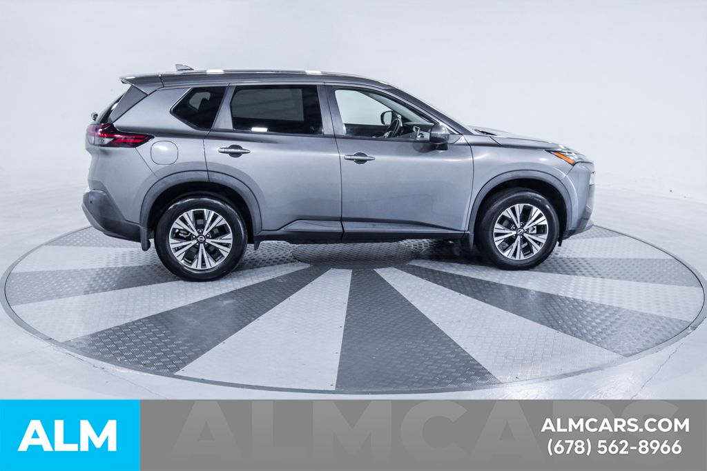 Used 2022 Gray Nissan SV image 11