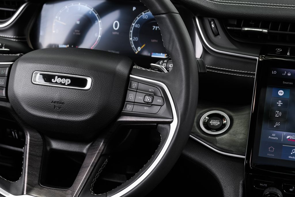 used 2023 Jeep Grand Cherokee car, priced at $31,400