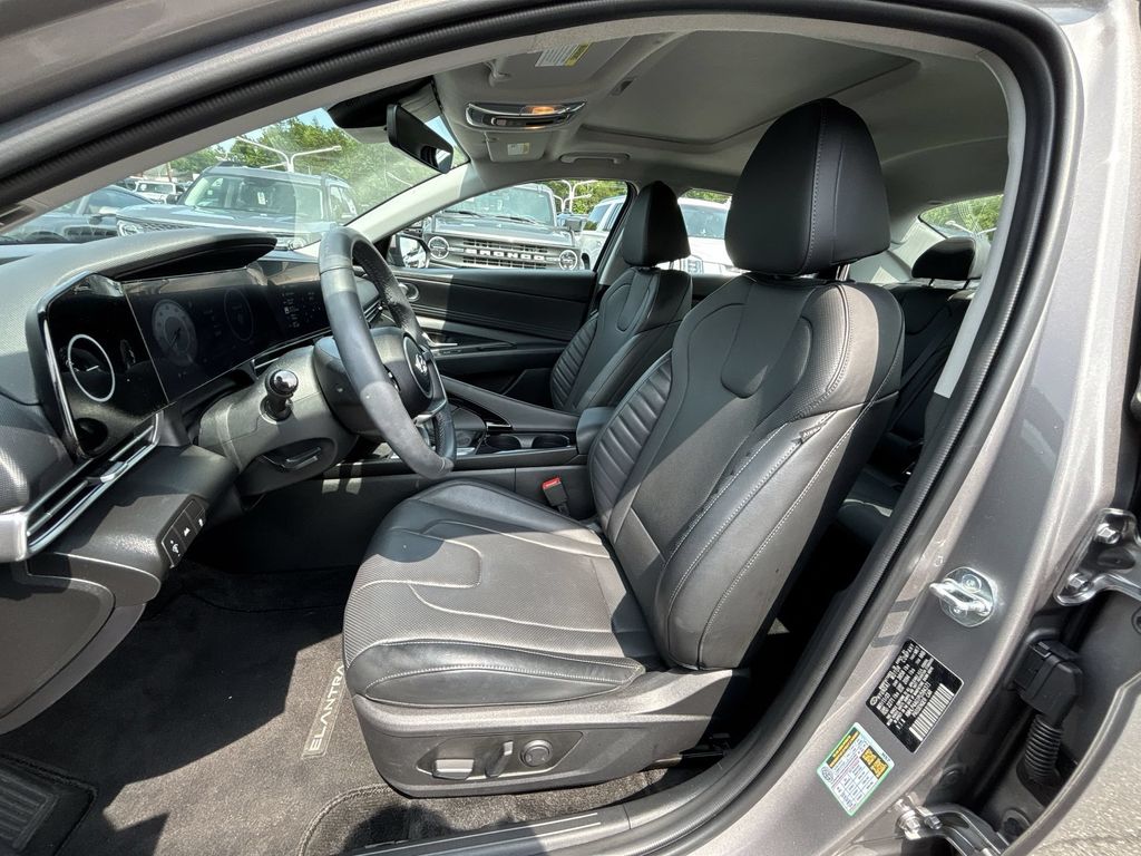 Used 2023 Metal Hyundai Limited image 13