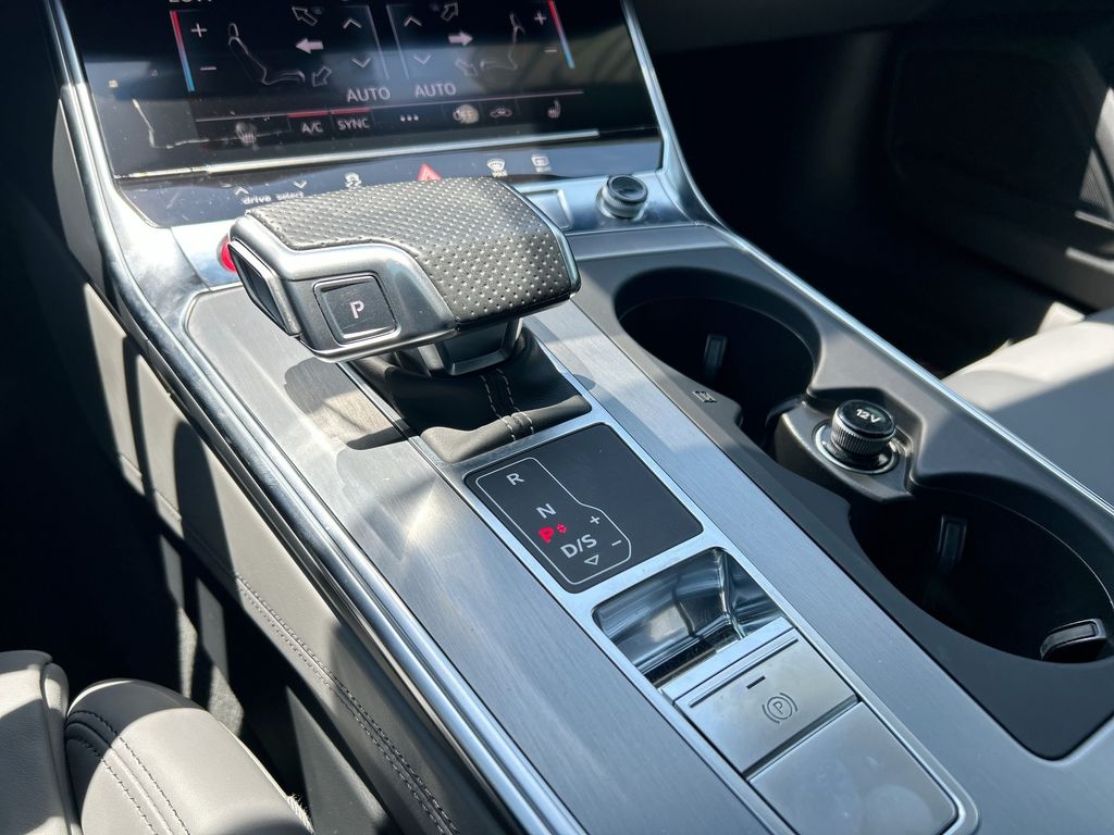 Thumbnail: 2021 Audi S6 - 19