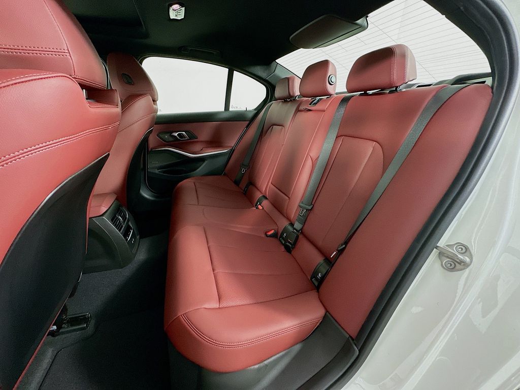 Thumbnail: 2026 BMW 3 Series - 17