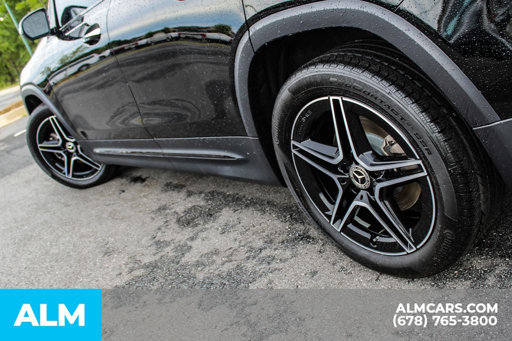Used 2025 Black Mercedes-Benz GLB 250 image 14