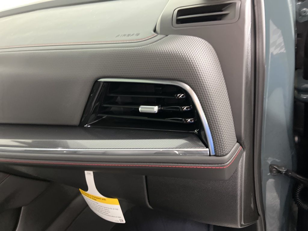 2025 Chevrolet Suburban RST 10
