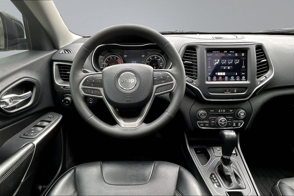 2022 Jeep Cherokee Latitude Lux - 8