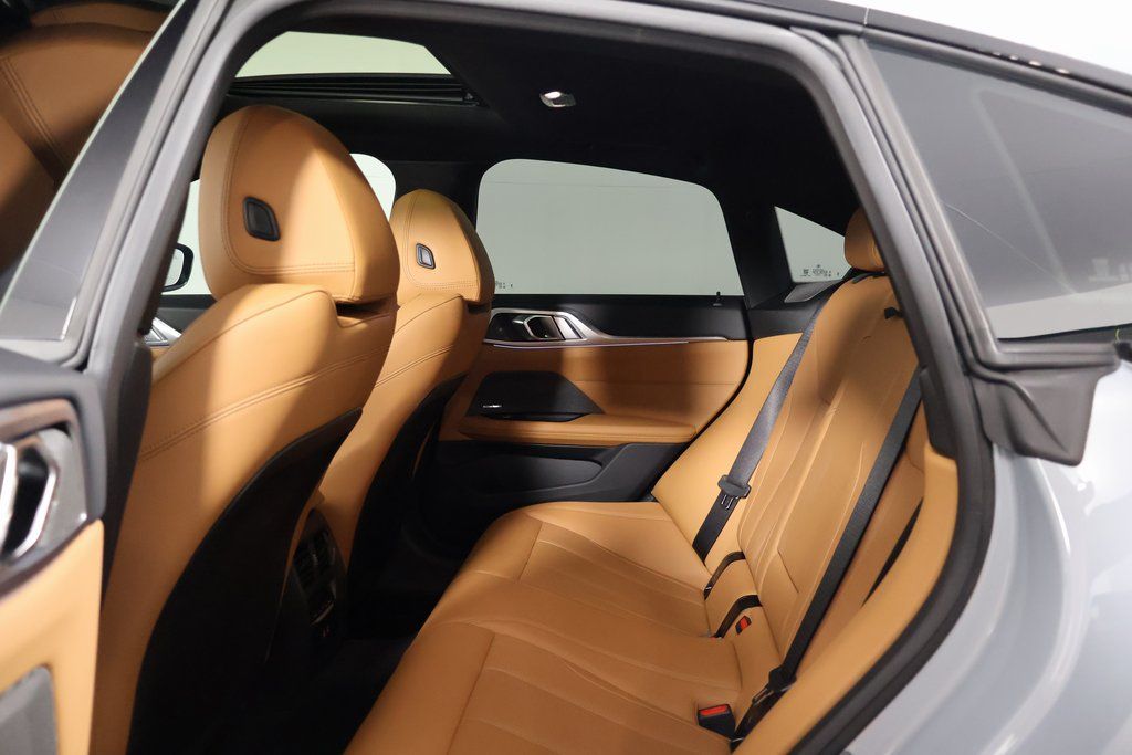 Thumbnail: 2025 BMW i4 - 11