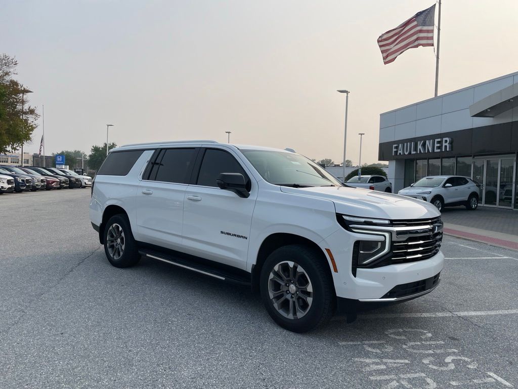 Summit White 2025 Chevrolet Suburban SUV / Crossover Four-Wheel Drive 