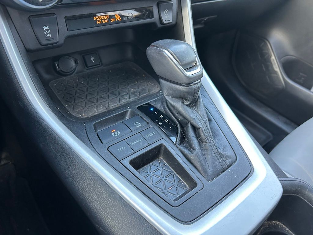 Thumbnail: 2022 Toyota RAV4 - 26