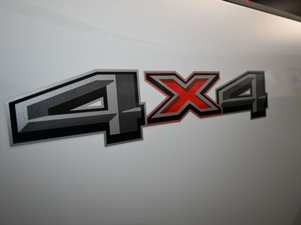 Used 2025 Oxford White Ford XLT image 38