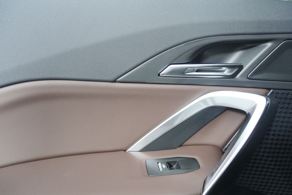 Thumbnail: 2025 BMW X1 - 14