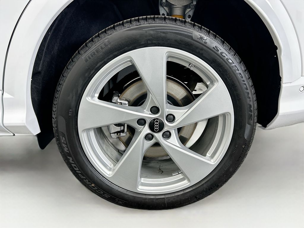 Thumbnail: 2025 Audi Q5 - 31