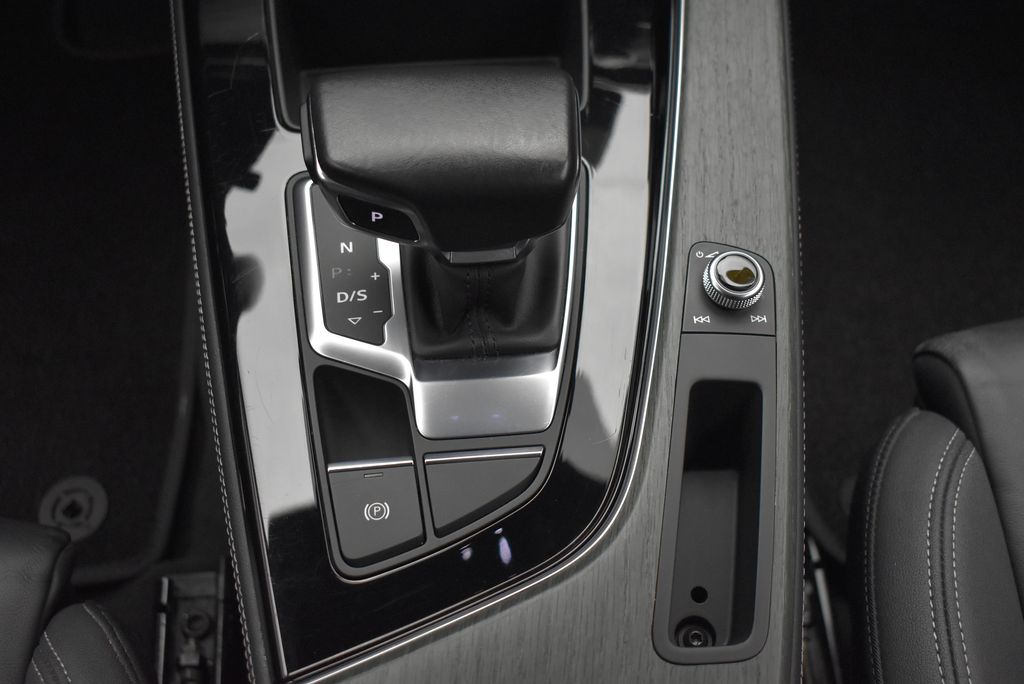 Thumbnail: 2023 Audi A4 - 31