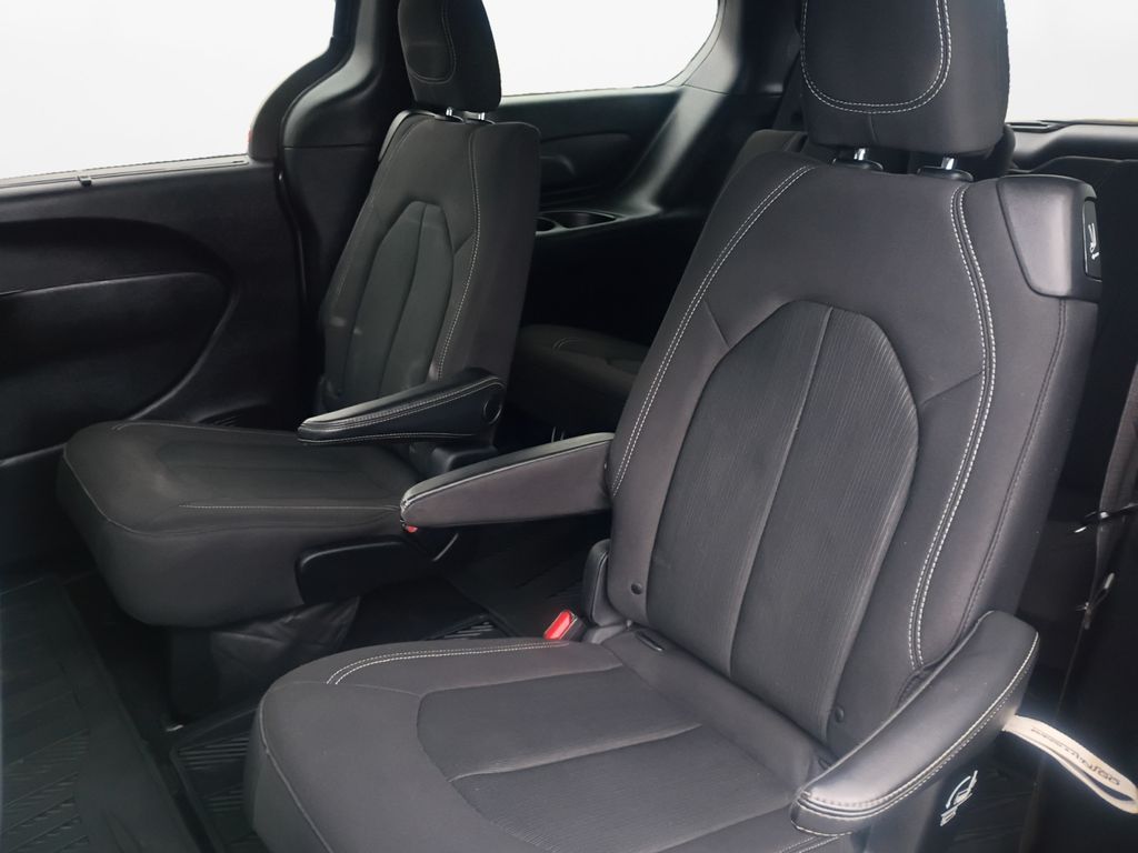 Used Car 2019 Chrysler Pacifica  Touring Plus For Sale Under $20,000 In Austin, Texas