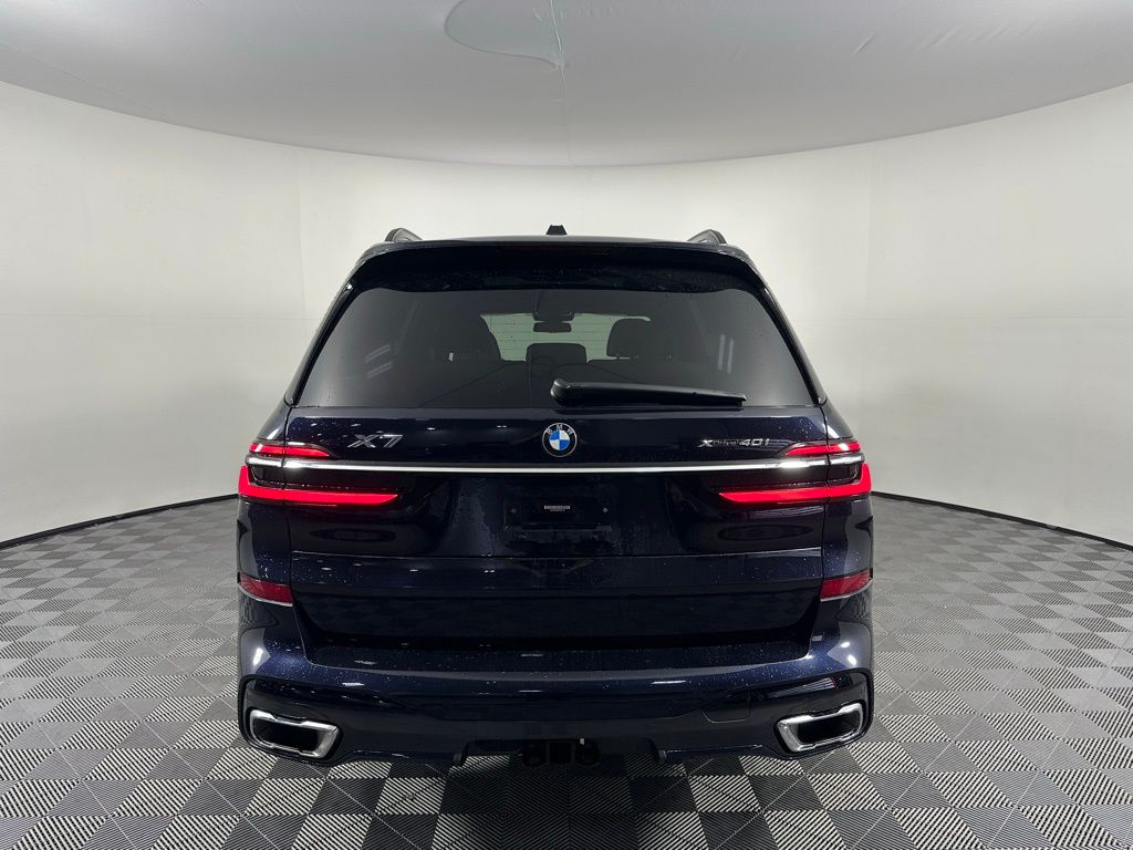 Thumbnail: 2023 BMW X7 - 6