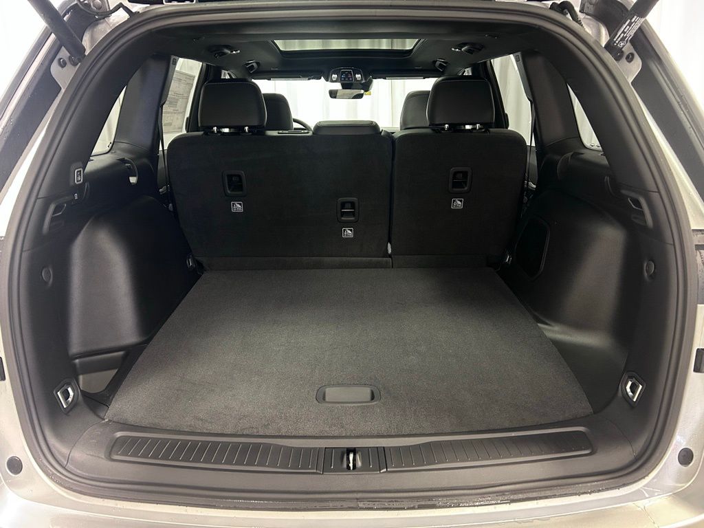 new 2026 Jeep Grand Cherokee car, priced at $48,995