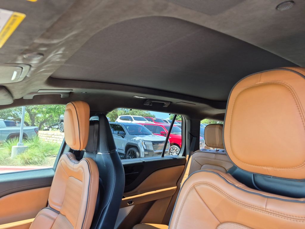 Used Car 2023 Lincoln Aviator  Black Label For Sale Under $60,000 In Austin, Texas