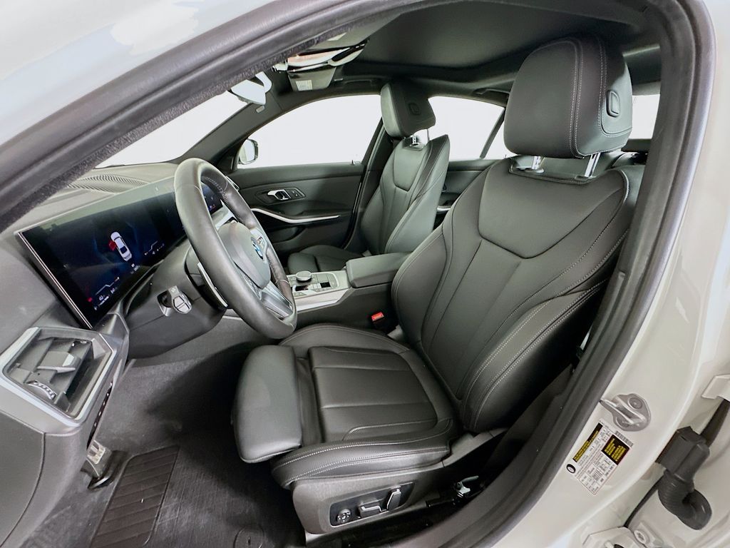 Thumbnail: 2024 BMW 3 Series - 22