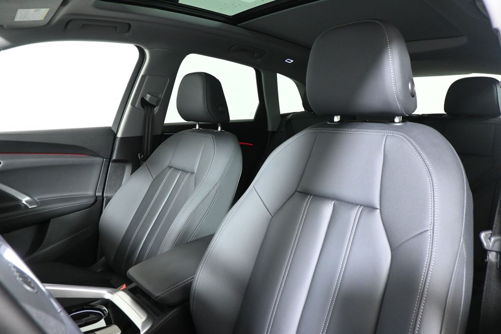 Thumbnail: 2025 Audi Q5 - 16