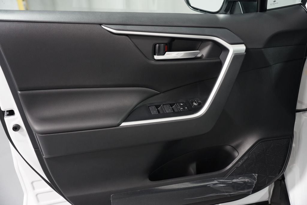 Thumbnail: 2025 Toyota RAV4 - 30