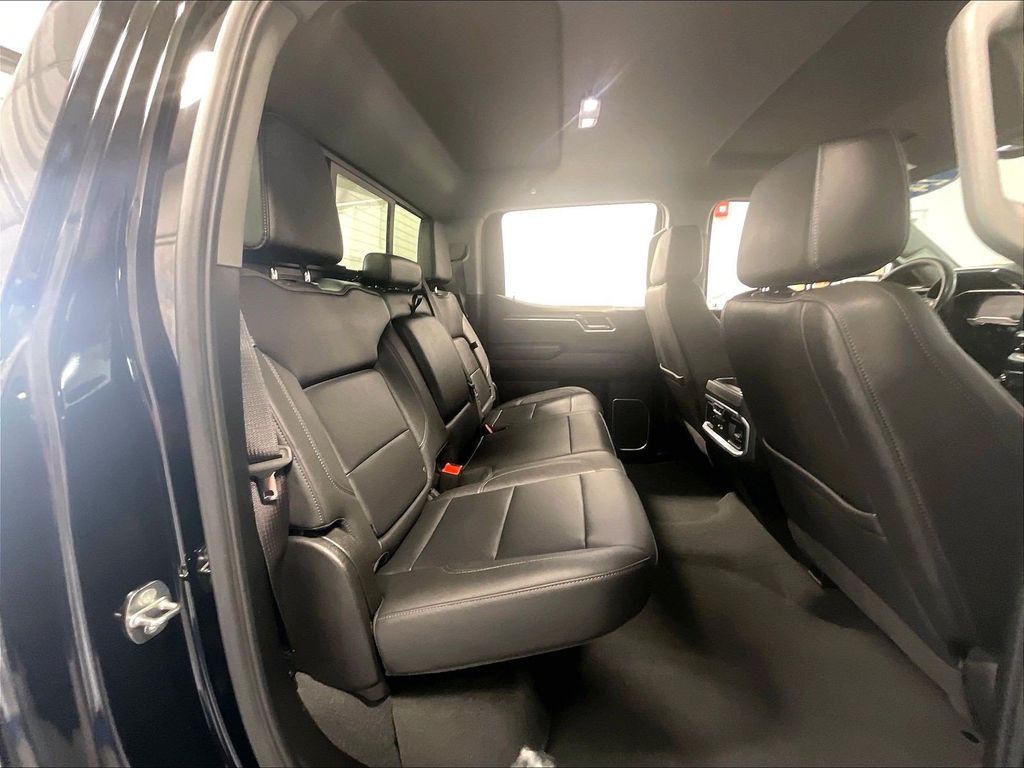 2024 Chevrolet Silverado 1500 — photo 16