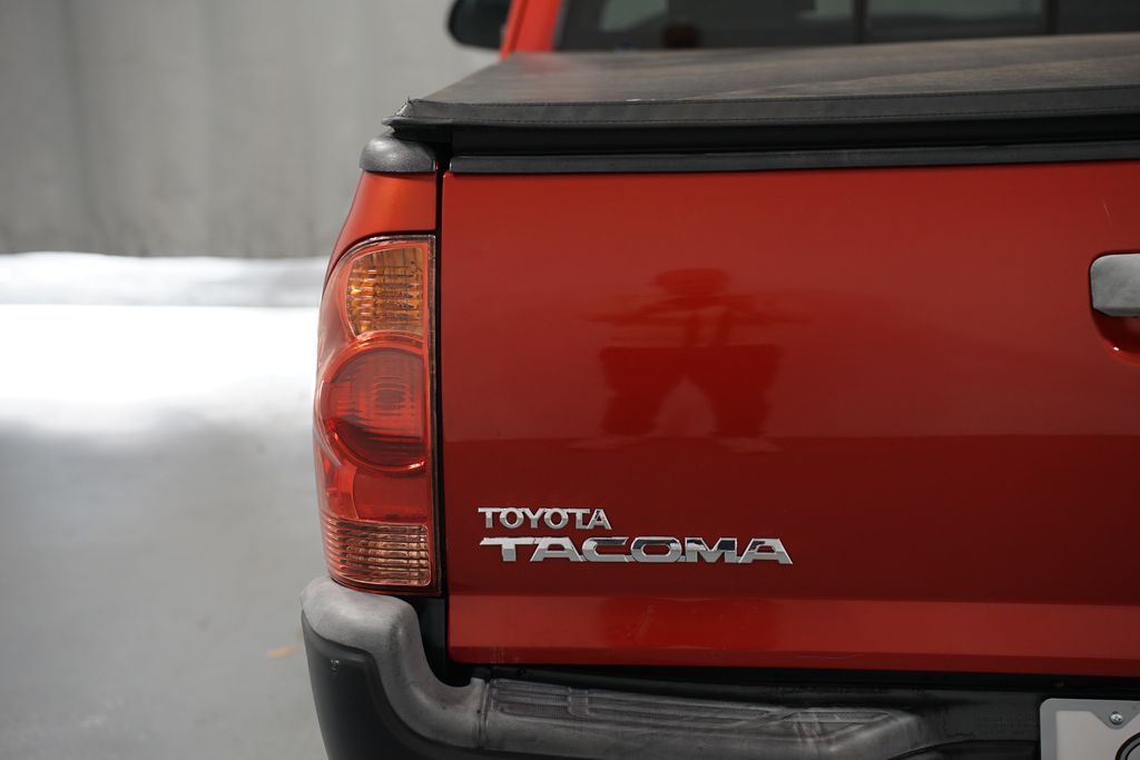 Thumbnail: 2013 Toyota Tacoma - 10