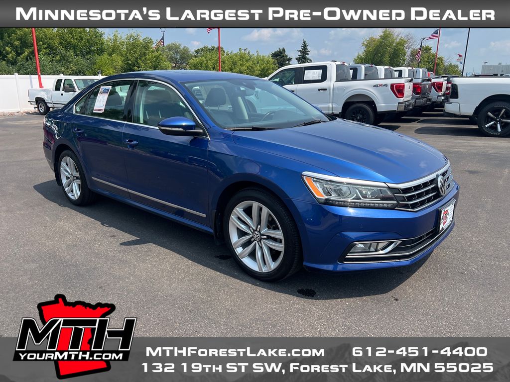 Reef Blue Metallic 2017 Volkswagen Passat Sedan Front-Wheel Drive 6-Speed Automatic