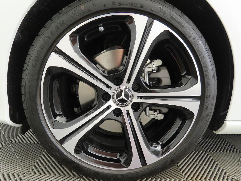 Thumbnail: 2025 Mercedes-Benz C-Class - 30