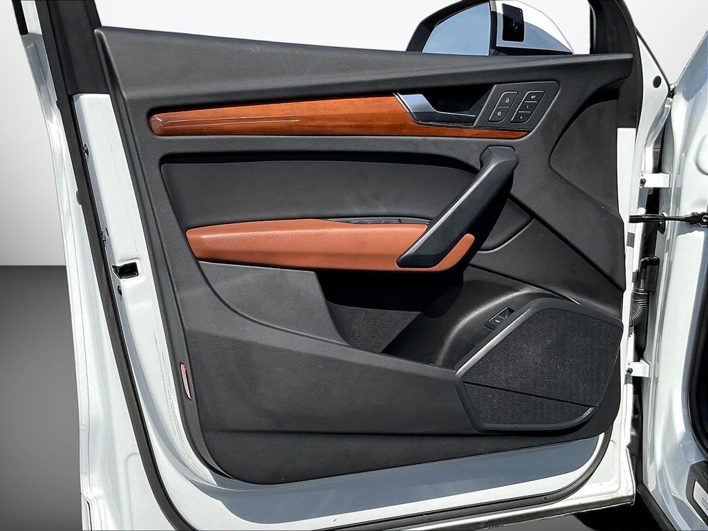 2023 Audi Q5 45 S line Premium Glacier White - Grieco Acura - Image 21