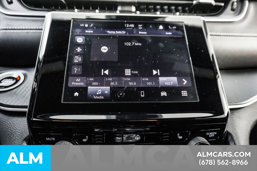 Used 2025 White/off-white Jeep Altitude image 40