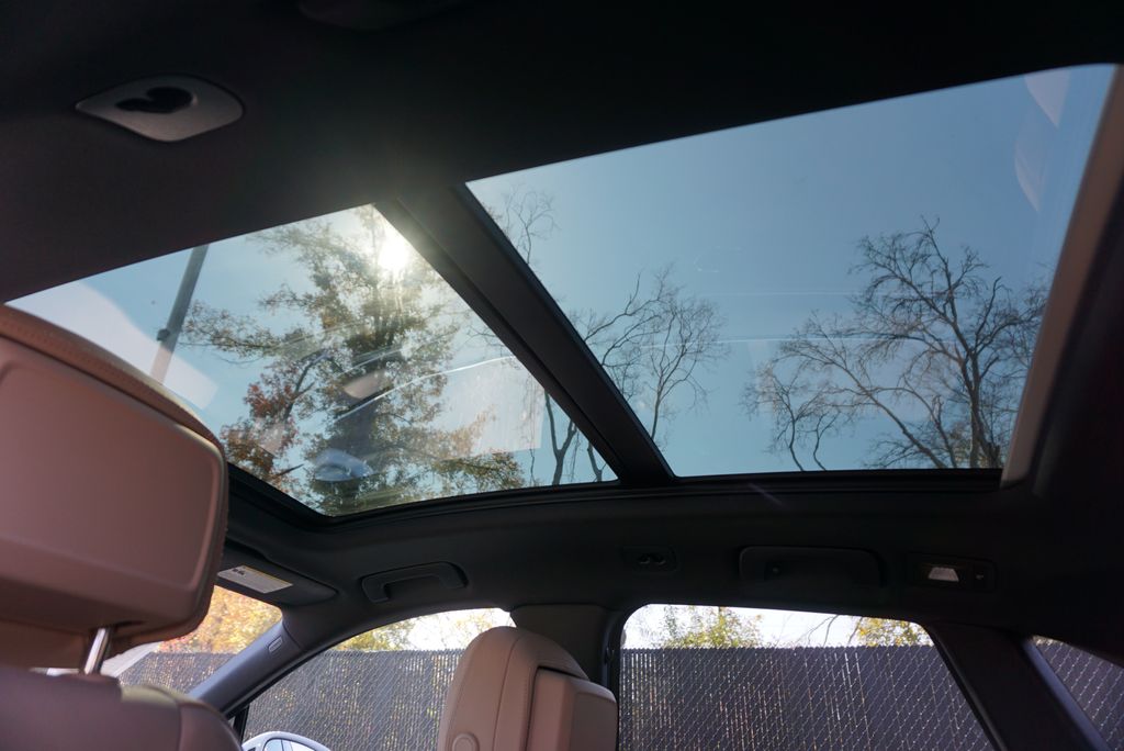 Thumbnail: 2024 Porsche Macan - 16