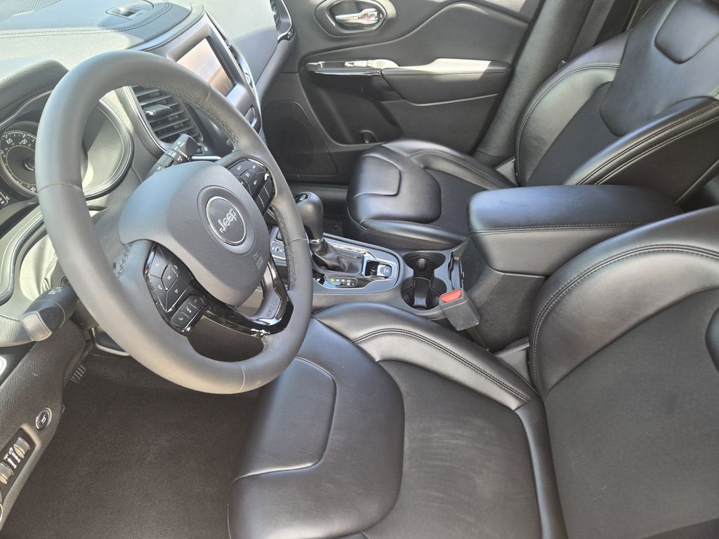 used 2020 Jeep Cherokee car, priced at $19,492