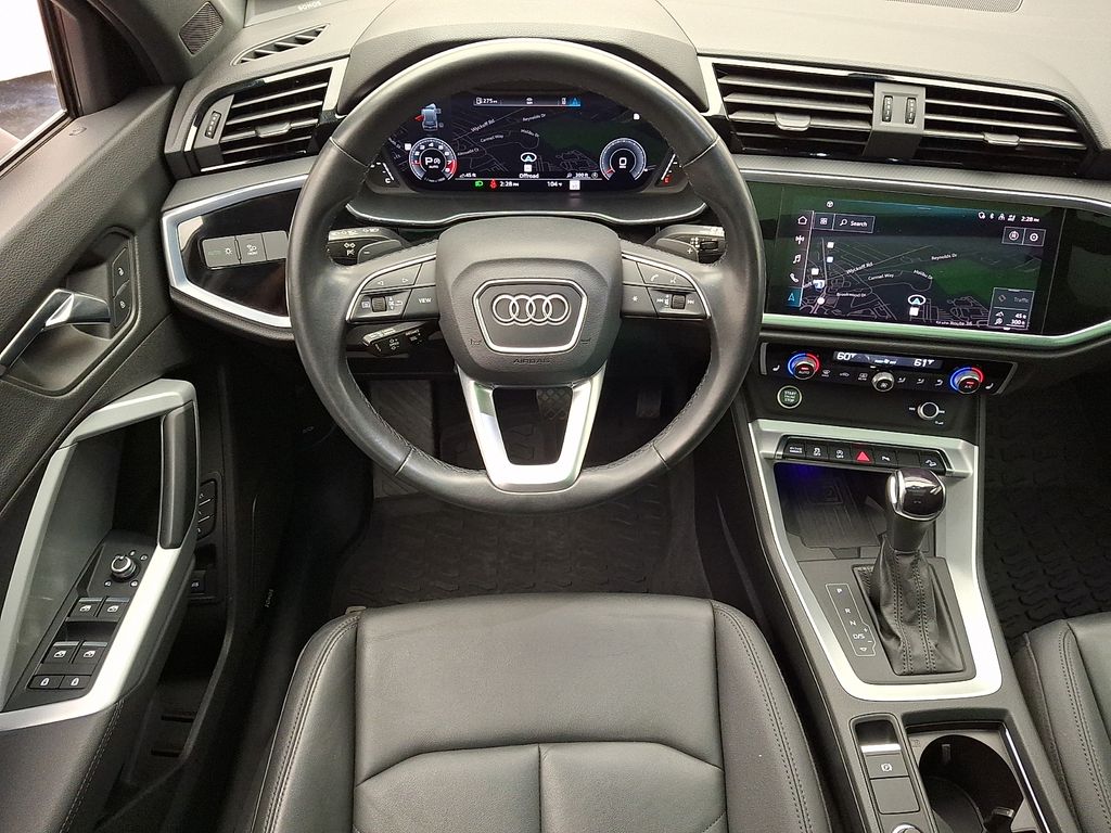 Thumbnail: 2022 Audi Q3 - 11