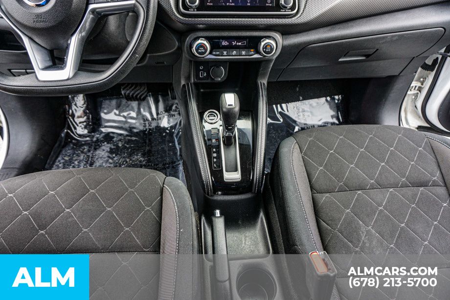 Used 2018 White Nissan SV image 39