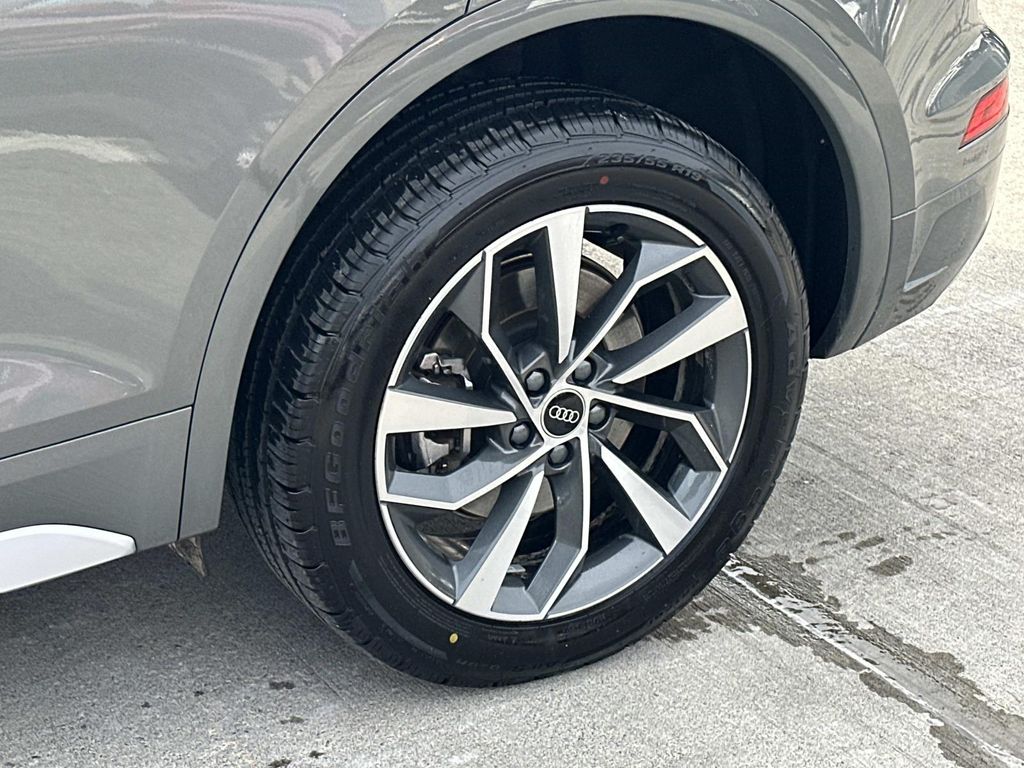 Thumbnail: 2023 Audi Q5 - 16