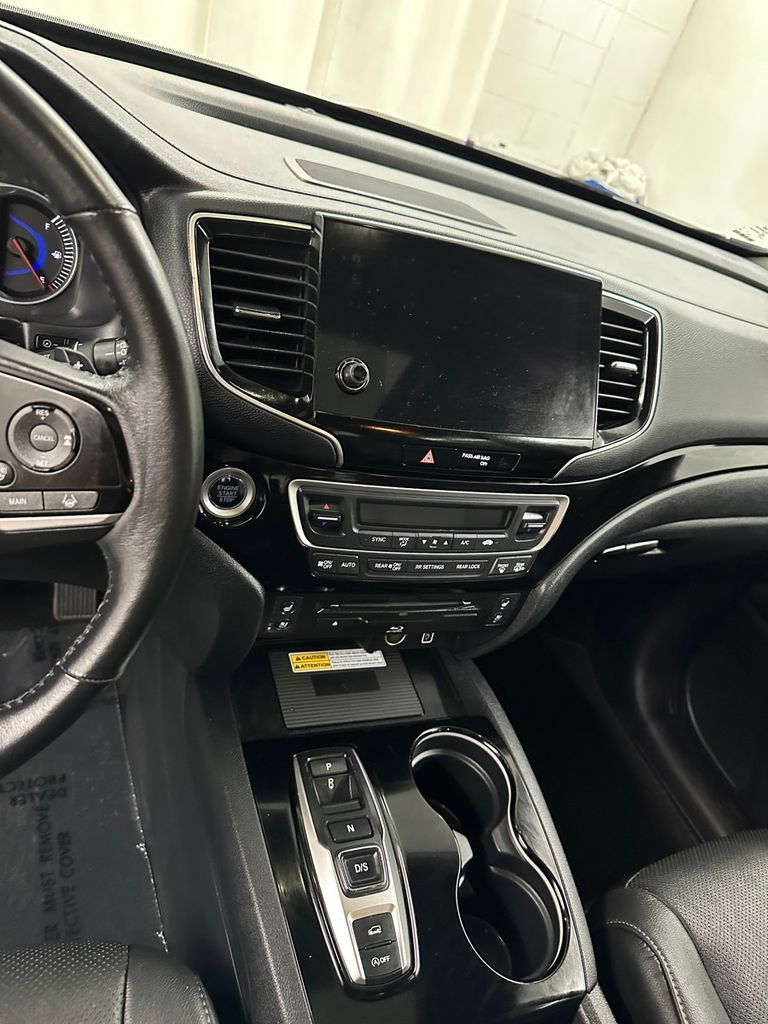 used 2022 Honda Pilot car, priced at $34,985
