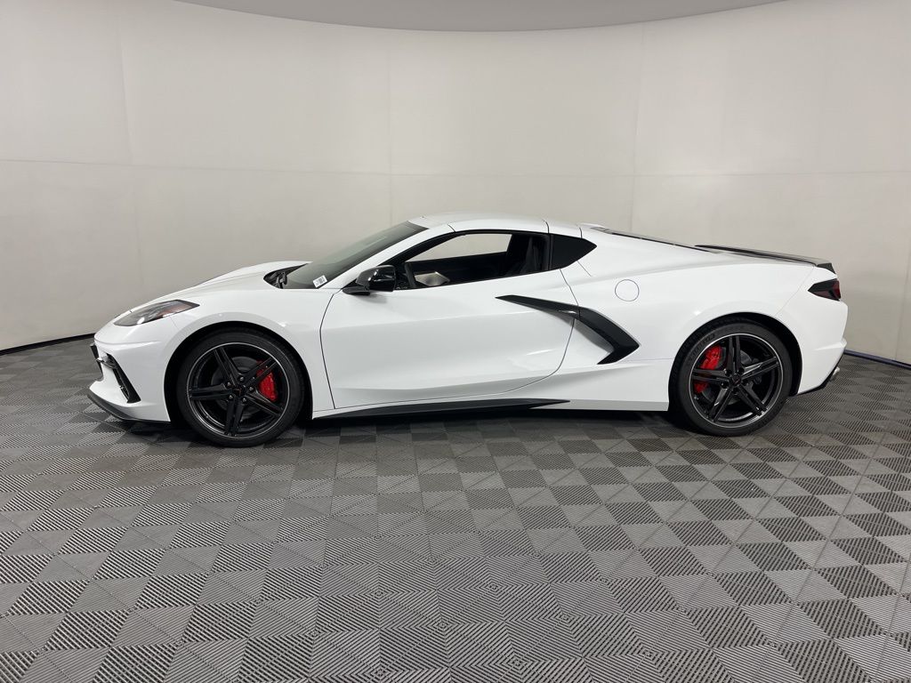 2024 Chevrolet Corvette Stingray 2