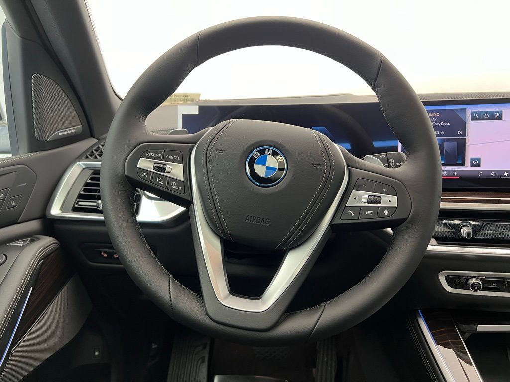 Thumbnail: 2026 BMW X5 - 17