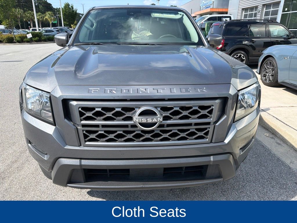 2022 Nissan Frontier Crew Cab SV 4x2