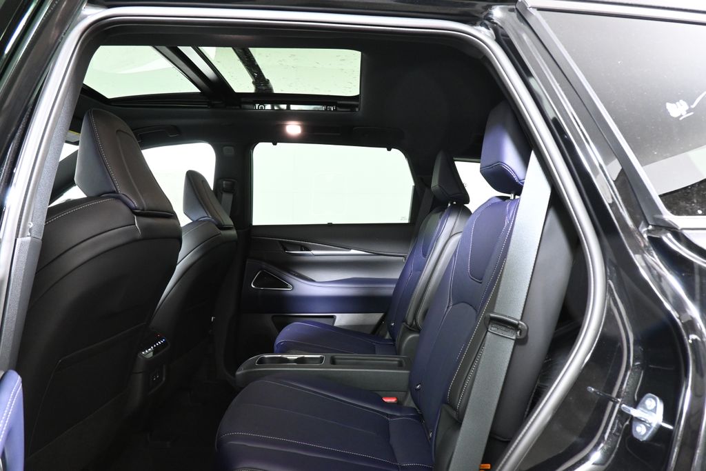 Thumbnail: 2026 INFINITI QX60 - 28