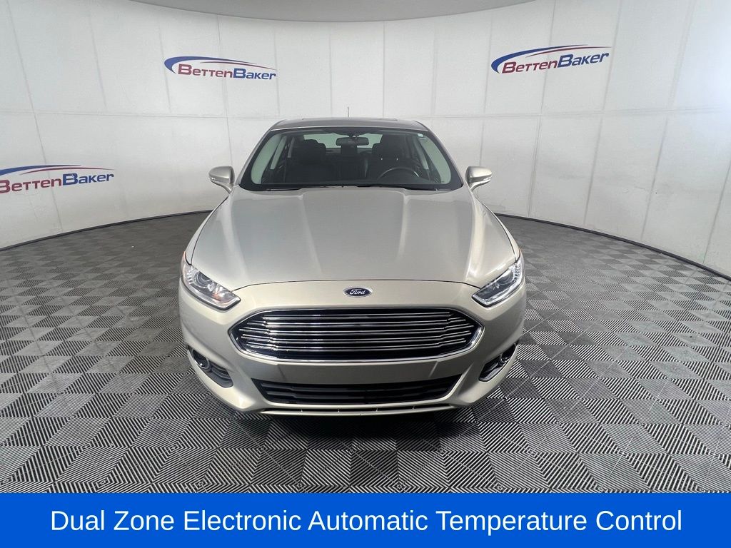 2016 Ford Fusion SE 12