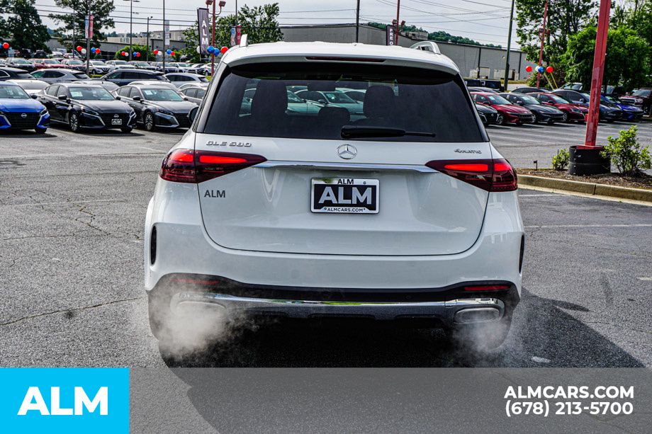 Used 2025 White Mercedes-Benz GLE 580 image 11