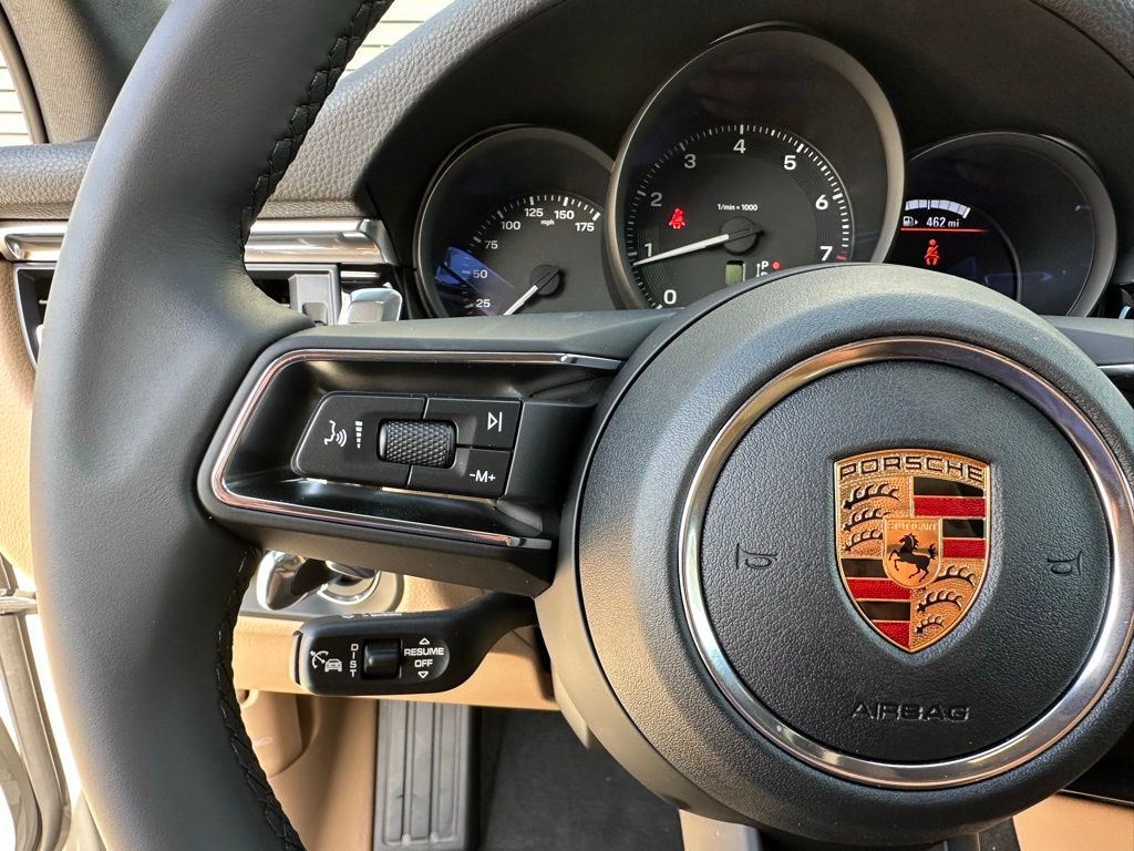 Thumbnail: 2026 Porsche Macan - 22